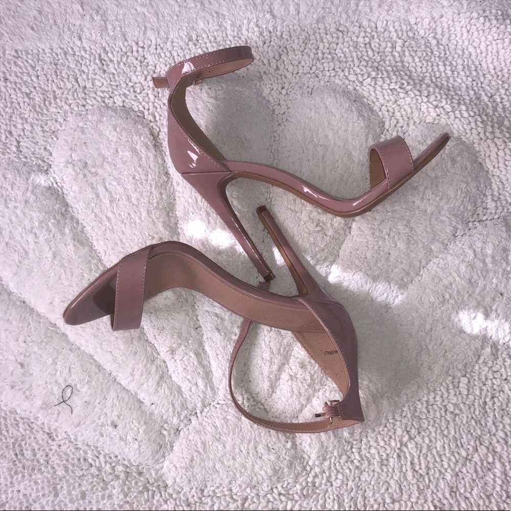 Heels - Picture 5 of 7